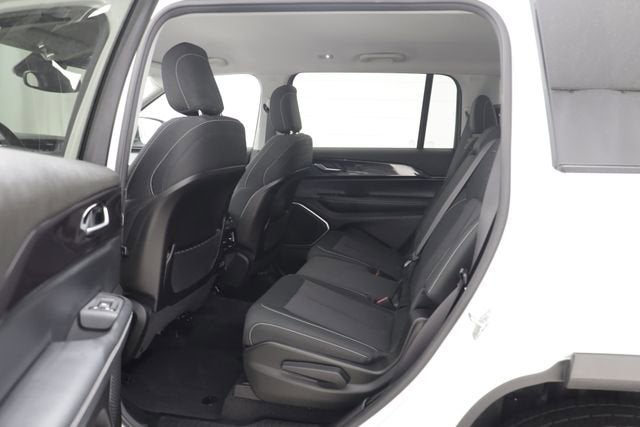 2021 Jeep Grand Cherokee L Laredo 4x4