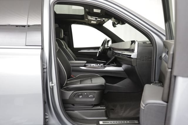 2026 Cadillac Escalade Luxury - Photo 23