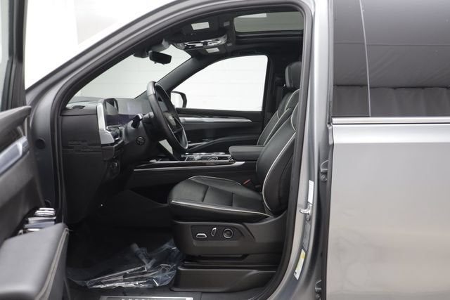 2026 Cadillac Escalade Luxury - Photo 6