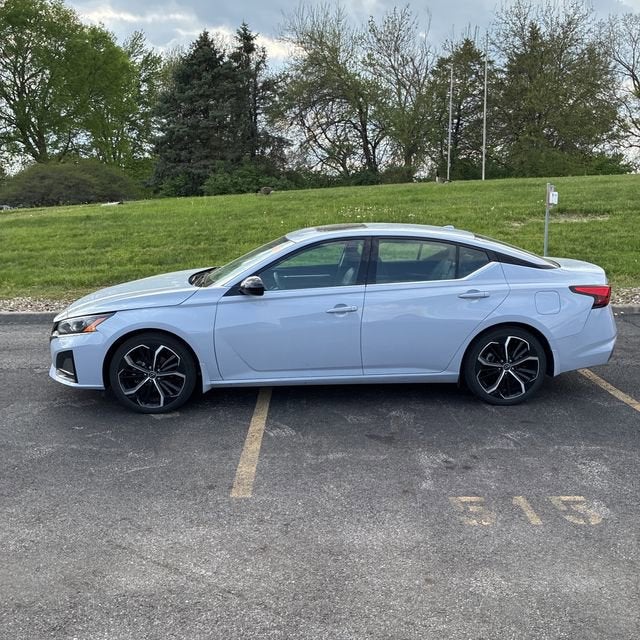2023 Nissan Altima SR FWD