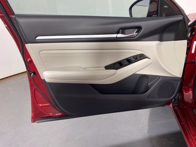 2023 Nissan Altima SL FWD