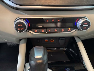 2023 Nissan Altima SL FWD