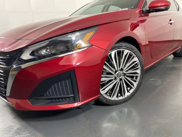 2023 Nissan Altima SL FWD
