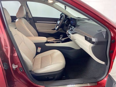 2023 Nissan Altima SL FWD