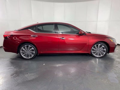 2023 Nissan Altima SL FWD
