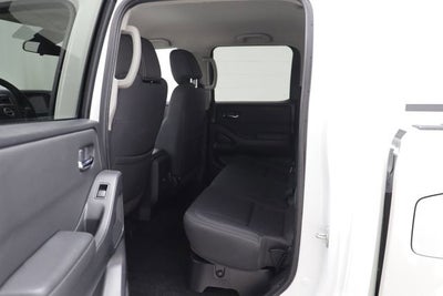 2022 Nissan Frontier Crew Cab SV 4x2