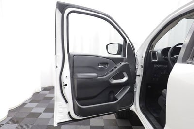 2022 Nissan Frontier Crew Cab SV 4x2