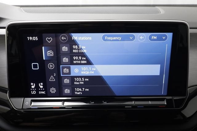 2025 Volkswagen Atlas Cross Sport 2.0T SE w/Technology