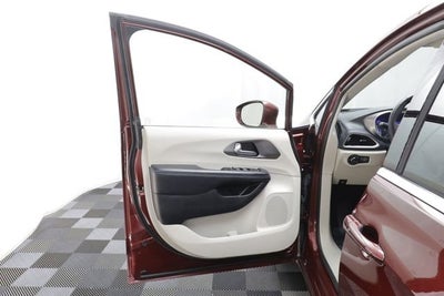 2021 Chrysler Pacifica Touring