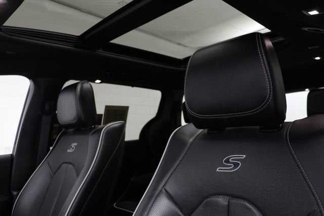 2023 Chrysler Pacifica Limited AWD