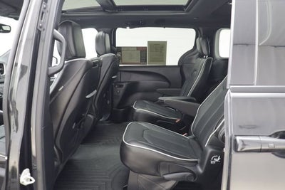 2023 Chrysler Pacifica Limited AWD