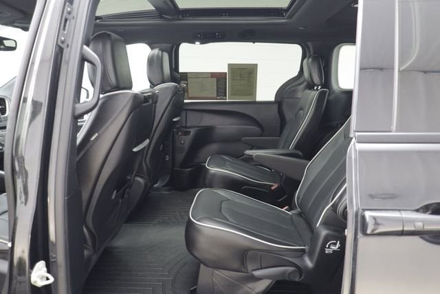 2023 Chrysler Pacifica Limited AWD