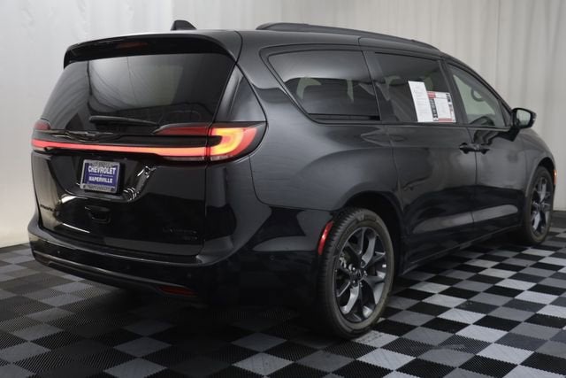 2023 Chrysler Pacifica Limited AWD