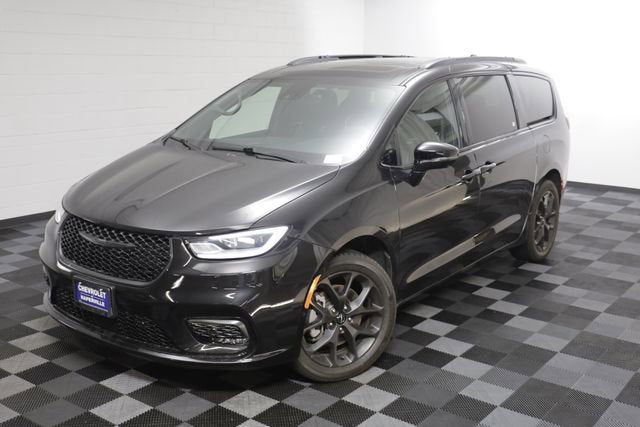 2023 Chrysler Pacifica Limited AWD