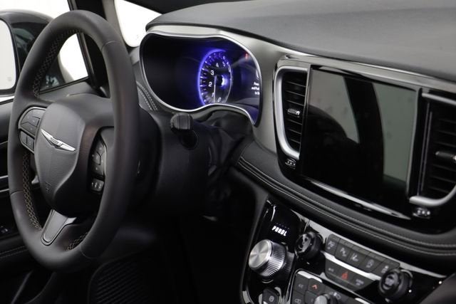 2023 Chrysler Pacifica Limited AWD