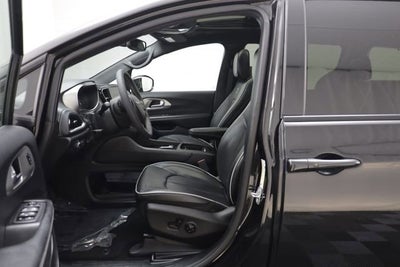 2023 Chrysler Pacifica Limited AWD