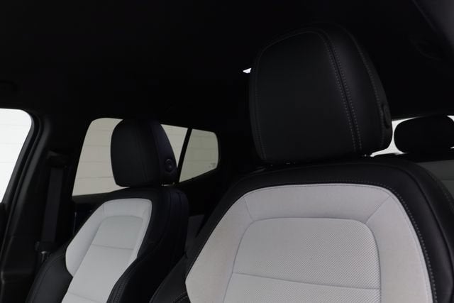 2025 Chevrolet Equinox EV 1LT - Photo 12