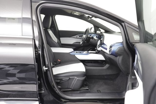2025 Chevrolet Equinox EV 1LT - Photo 18