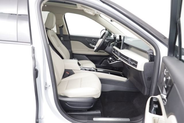 2025 Lincoln Corsair Base