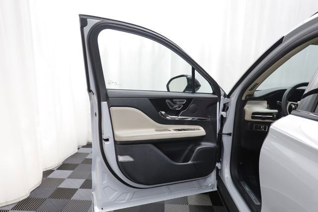 2025 Lincoln Corsair Base