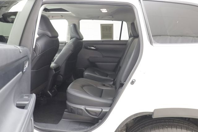 2025 Toyota Highlander XLE