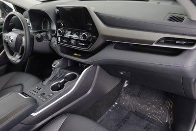 2025 Toyota Highlander XLE