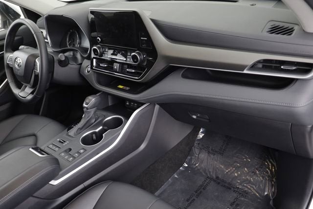 2025 Toyota Highlander XLE