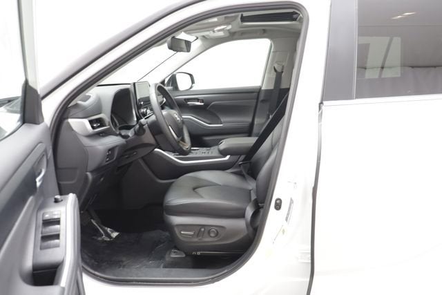 2025 Toyota Highlander XLE