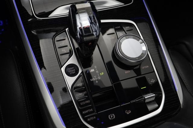 2020 BMW X7 M50i