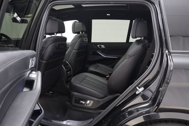 2020 BMW X7 M50i